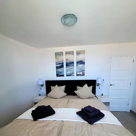 Luxus Penthouse Im Turm דירה *